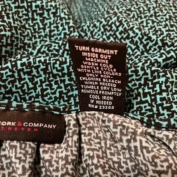 Beautiful New York & Company Women’s Medium Stretch Blouse - Picture 9 of 9